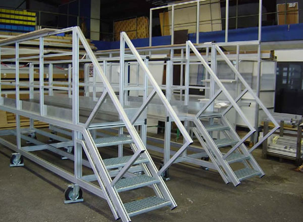 工業(yè)梯臺(tái)