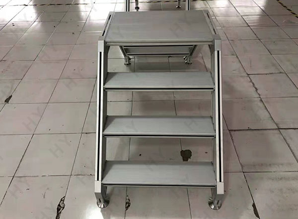 工業(yè)梯臺(tái)